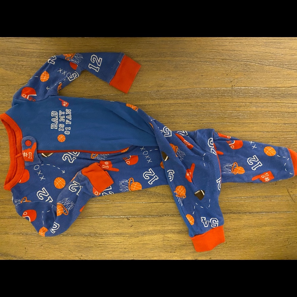 4 footie pjs 3-6months
